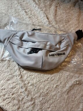 Men's Light Gray HEYBIKE Waist Bag - Hands-Free Carry